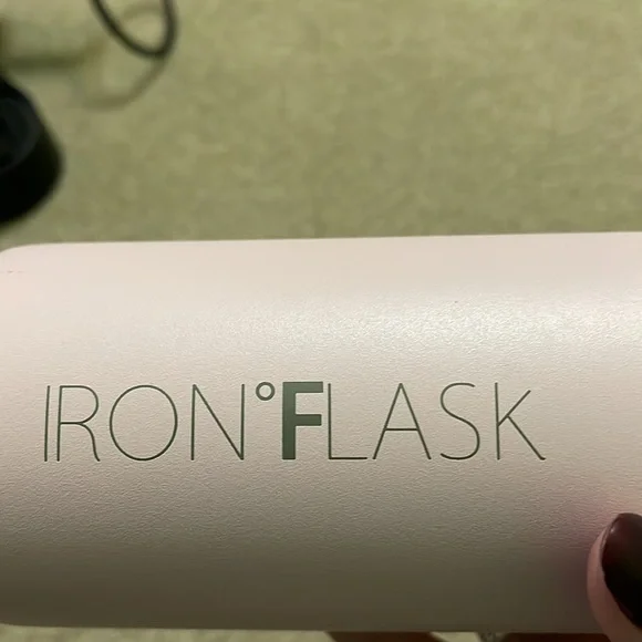 22oz Iron Flask insulated water bottle. Rose color. EUC - Picture 6 of 9